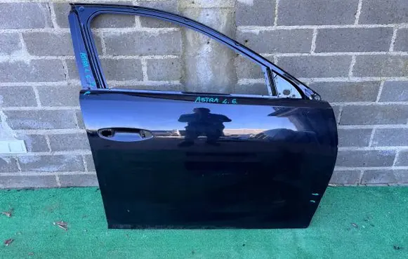 Opel Astra L Front door 