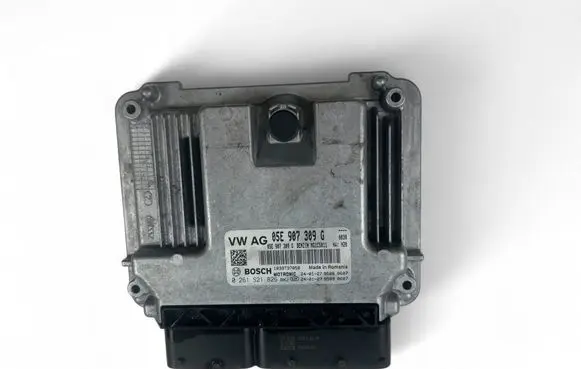 Volkswagen Golf VIII Engine control unit/module ECU 05E907309G 0261S21826