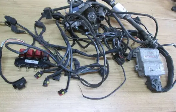 Toyota Yaris LP gas control unit module 67R014903 110R004904