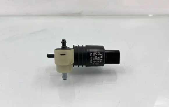 Audi Q7 4M Windscreen/windshield washer pump 1K6955651 3122789