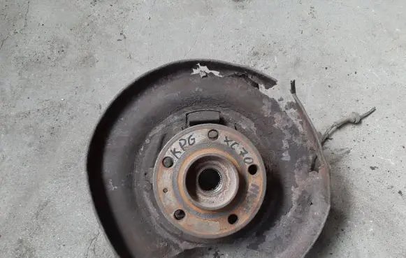 Volvo XC70 Rear wheel hub spindle/knuckle 9200623