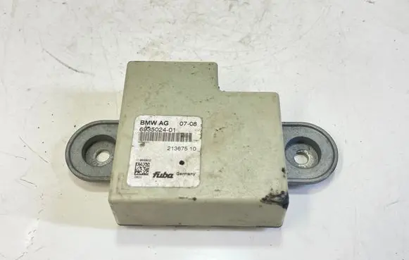 BMW 5 E60 E61 Antenna control unit 693502401 21367510