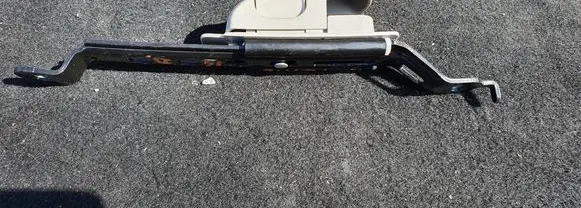 Nissan X-Trail T32 Seat belt adjustment motor 
