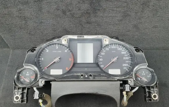 Audi A8 S8 D3 4E Speedometer (instrument cluster) 4E0920900F 4E0910900