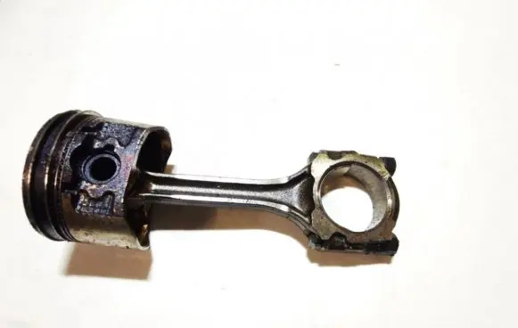 Nissan Almera N16 Piston with connecting rod 4514m5401