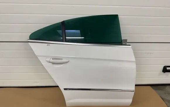 Volkswagen PASSAT CC Rear door 