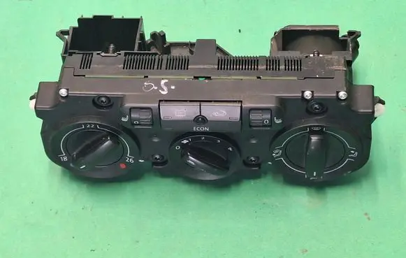 Volkswagen Golf V Climate control unit 1CF74730921
