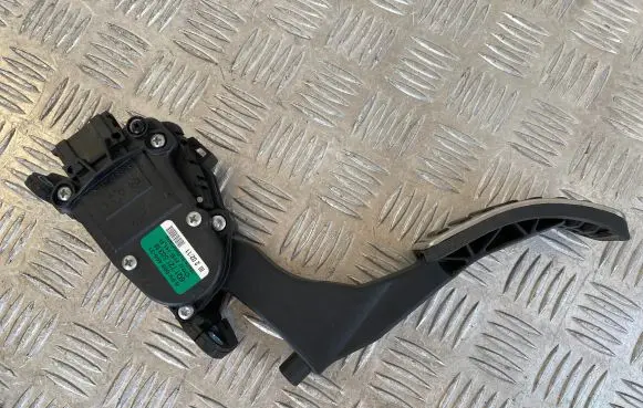 Volkswagen Cross Polo Accelerator throttle pedal 6Q1721503M 6PV00849631