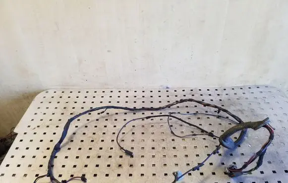 Land Rover Discovery 3 - LR3 Tailgate/trunk wiring harness YMN500311