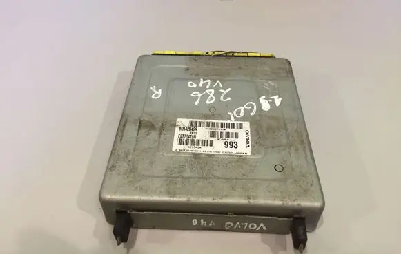 Volvo S40, V40 Engine control unit/module MR420429 P30887993 E2T70476H