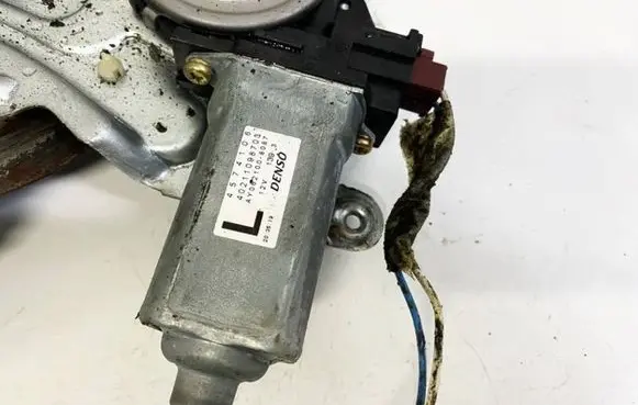 Hyundai ix 55 Front door window regulator motor 4574106 40211098703