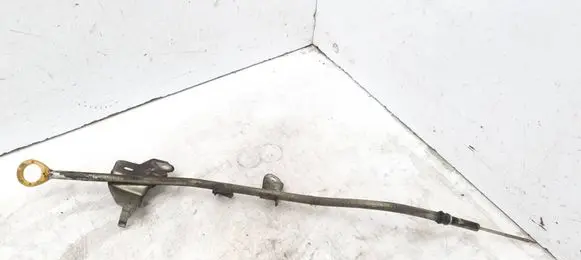 Toyota Avensis T250 Oil level dip stick 
