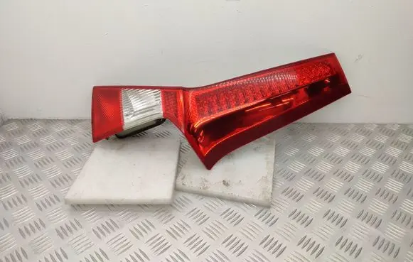 Volvo XC70 Tailgate rear/tail lights