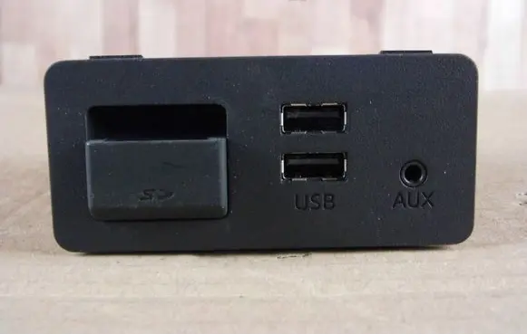 Mazda CX-3 AUX in-socket connector D09H669U0B