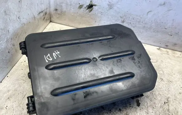 Audi A4 S4 B6 8E 8H Engine control unit holder 8E0927355