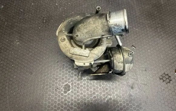 Toyota Avensis T250 Turbo 172010G010