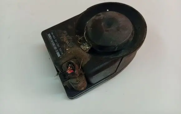 Volkswagen PASSAT B6 Alarm system siren 1K0951605C