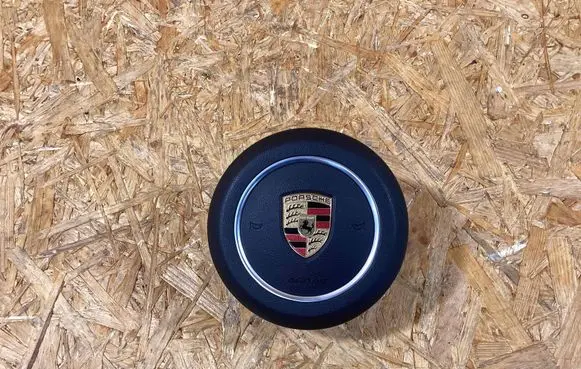 Steering wheel airbag
