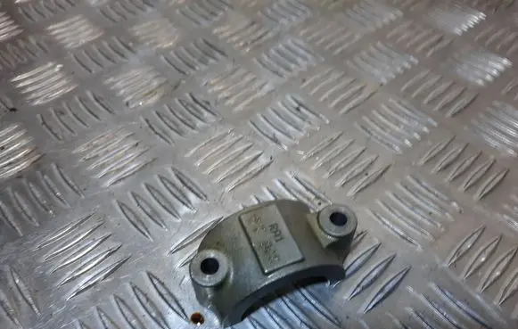 BMW 6 F12 F13 Camshaft holder 23629