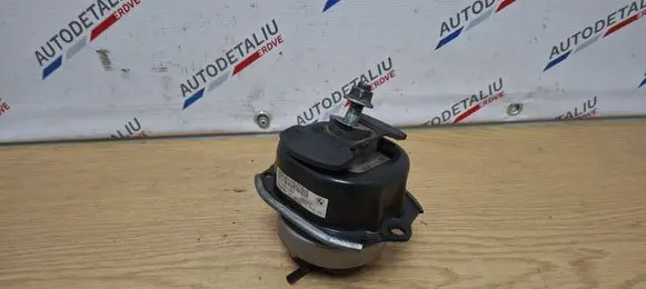 Engine mount bracket