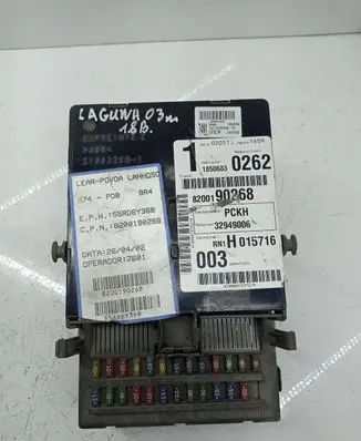 Renault Laguna II Fuse module 8200213231