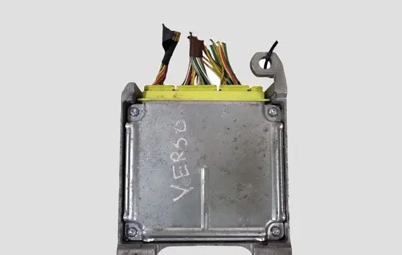 Toyota Avensis Verso Airbag control unit/module 213819108 891700F042