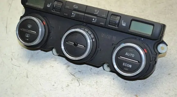Skoda Octavia Mk2 (1Z) Climate control unit 74241060