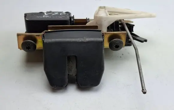 Volvo V70 Tailgate/trunk/boot lock/catch/latch 9187990