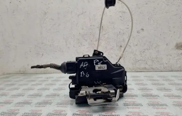 Audi A4 S4 B6 8E 8H Front door lock 4B1837015G