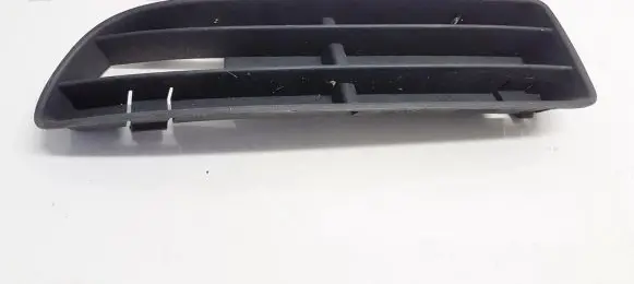Volkswagen Jetta IV Front bumper lower grill 1j5853665