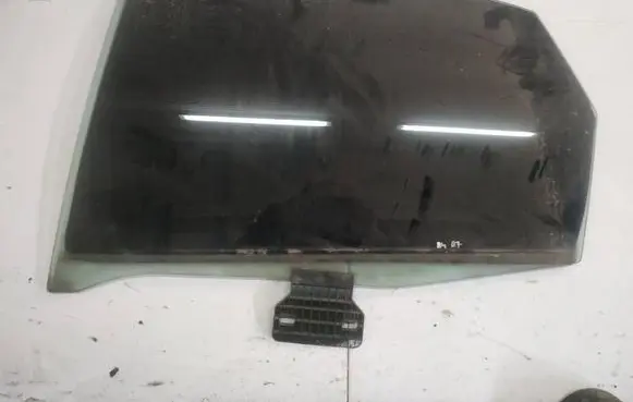 Audi A4 S4 B7 8E 8H Rear door window glass AS2