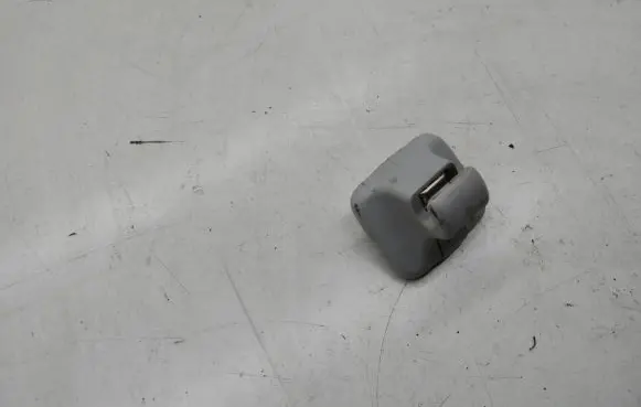 Sun visor clip/hook/bracket