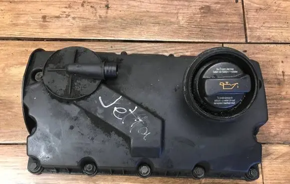 Volkswagen Golf V Rocker cam cover 038103475NP