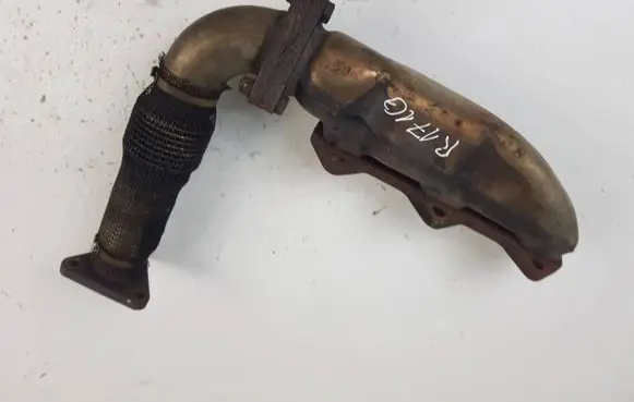 Audi A6 S6 C5 4B Exhaust manifold 059253033C