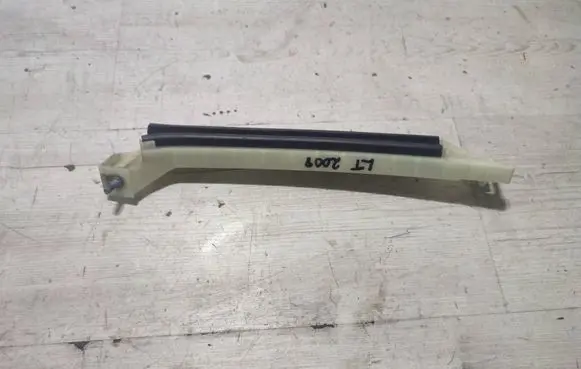 Peugeot 2008 II Rear door windshield rail 9830723480
