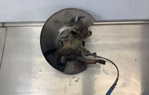 BMW 7 E38 Front wheel hub 