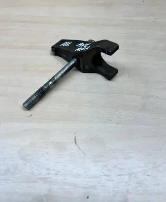 Toyota Avensis T270 Fuel Injector clamp holder 