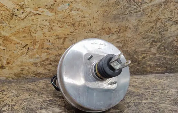 Jaguar XE Brake booster GX732B195BF