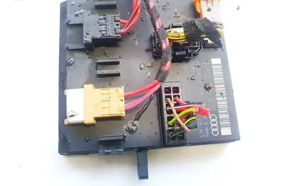 Audi A4 S4 B7 8E 8H Comfort/convenience module 8e0907279l tfj14.09.2005