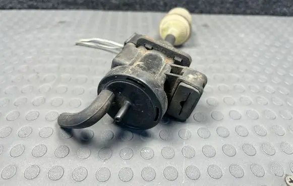 Mercedes-Benz CLK A209 C209 Turbo solenoid valve A0005450427 0005450427