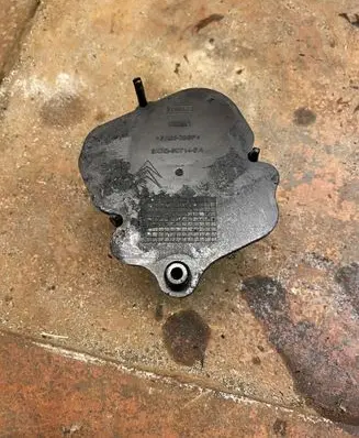 Jaguar XF X250 Oil breather separator 9X2Q6C714DA C8W0A