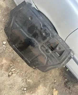 Skoda Octavia Mk2 (1Z) Engine splash shield/under tray
