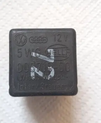 Volkswagen PASSAT B4 Other relay 191955529