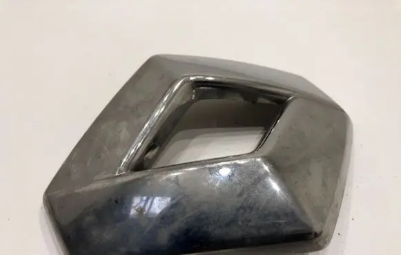 Renault Captur Manufacturer badge logo/emblem 628905855R