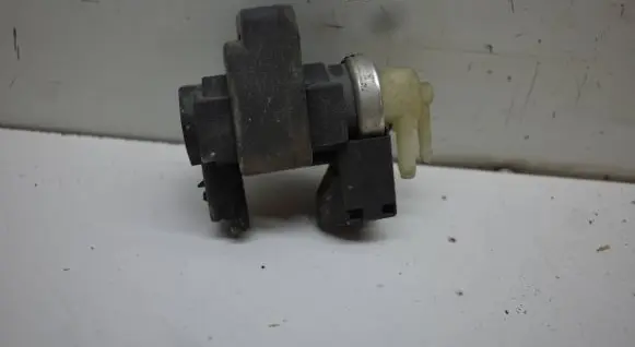 Mini One - Cooper Coupe R56 Turbo solenoid valve 7566781 V7566781