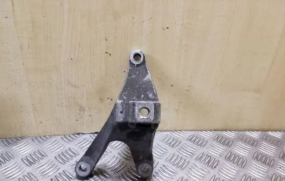 Ford Focus C-MAX Engine mounting bracket 3M517M125AE