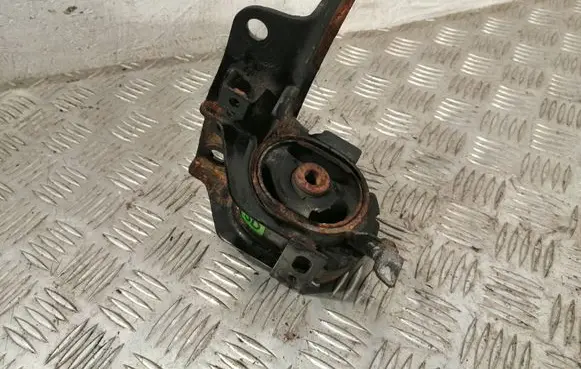 Toyota Avensis T250 Engine mount bracket 123720R010
