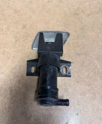 Toyota Land Cruiser (J100) Headlight washer spray nozzle 77730