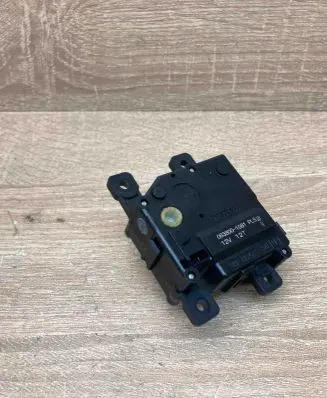 Lexus RC Air flap motor/actuator 0638001981
