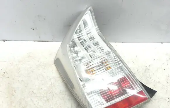 Toyota Prius (XW30) Rear/tail lights P8007